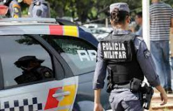 Homem armado invade casa, rouba e estupra duas mulheres em Cuiabá
