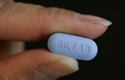 SUS deve adotar uso preventivo de pílula anti-HIV para pessoas em risco
