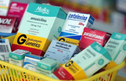 Drogaria é condenada a pagar R$ 15 mil a consumidor por venda de medicamento vencido