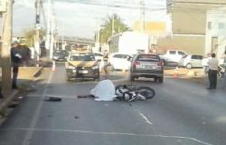 Motociclista morre após colidir com ônibus na avenida Doutor Meireles, no bairro Tijucal
