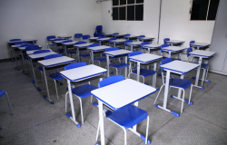 Aprovado projeto de Lei que impede dispensa de alunos por falta de professores