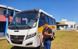 Apiacás recebe micro ônibus escolar de emenda parlamentar