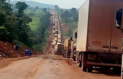 Caminhoneiros de Mato Grosso começam a ficar parados em atoleiros na BR-163 no Pará