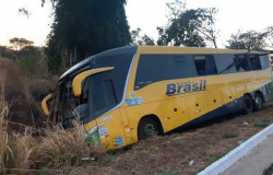 Bebê está entre as vítimas fatais de acidente com ônibus na BR-070 que seguia para o Nortão