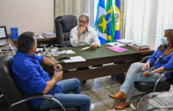 Paranaíta: prefeito recepciona empresários que construirão armazém de grãos