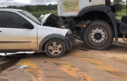 Alta Floresta: Mulher morre em acidente entre picape e dois caminhões na MT-208; Veja o vídeo