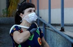Vídeos: imagens mostram médica do Grajaú sendo carregada e levando socos de homem