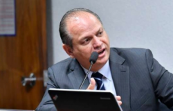 Justiça eleitoral aceita denúncia contra Ricardo Barros e mais quatro por propina