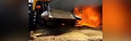 Agricultor entra em desespero ao ver colheitadeira sem seguro ser destruída pelo fogo; veja vídeo
