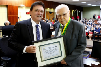 Pastor Sebastio Rodrigues recebeu comenda do TCE-MT