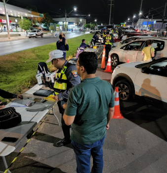 Operação fiscaliza 123 veículos e prende quatro pessoas por embriaguez ao volante em Cuiabá