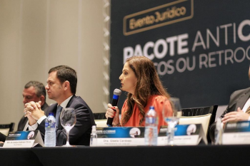 Gisela Cardoso participa da abertura do encontro "Pacote Anticrime - Avanços e Retrocessos"