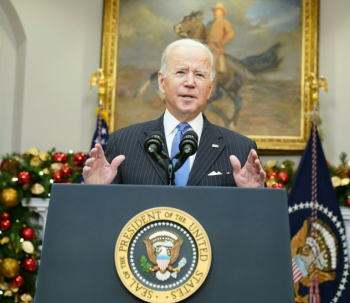 Biden diz que não prevê mais restrições de viagem por variante ômicron