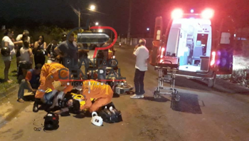 Motociclistas são socorridos em estado grave após colisão frontal de motocicletas