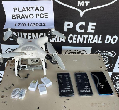 Policiais penais interceptam entrada de drone e celulares na Penitenciária Central