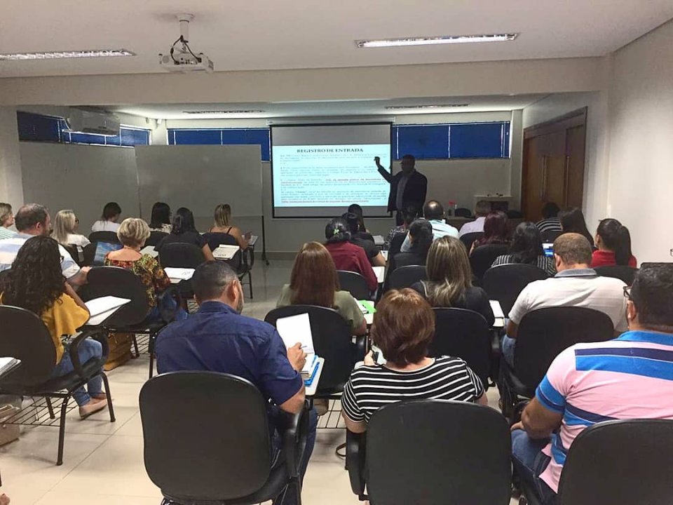 Curso sobre legislação e tributação reúne mais de 40 contadores em Cuiabá